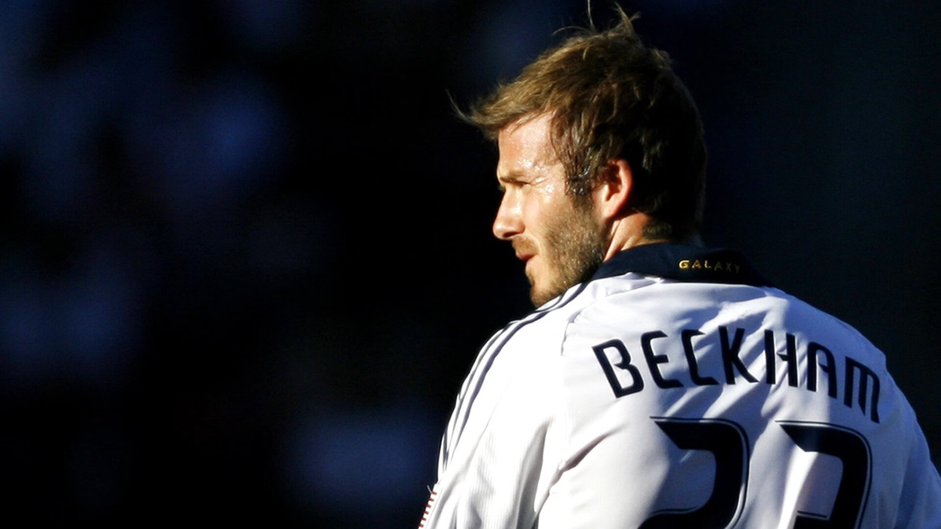 国足青年球员逐渐担当重任，表现出色，国足年轻人